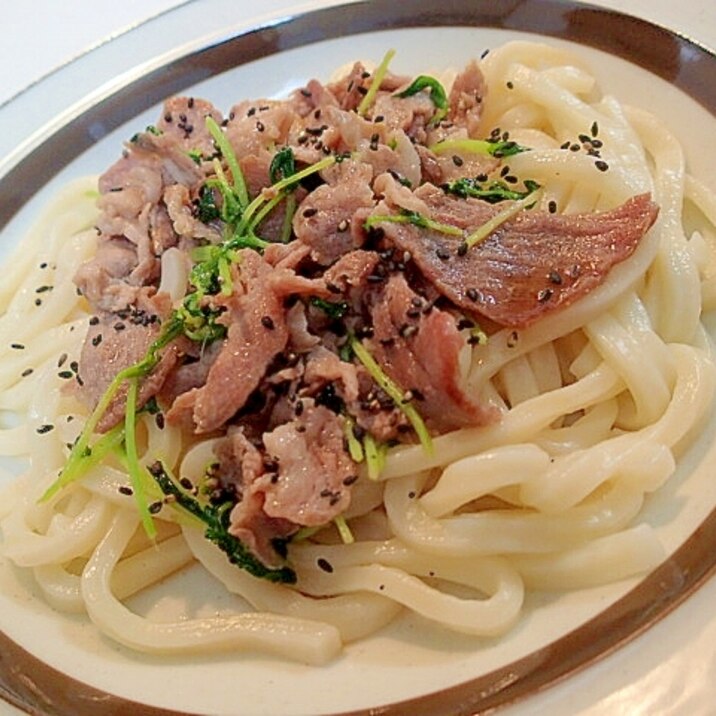 冷凍うどんで　豚肉と豆苗のスタミナうどん♬